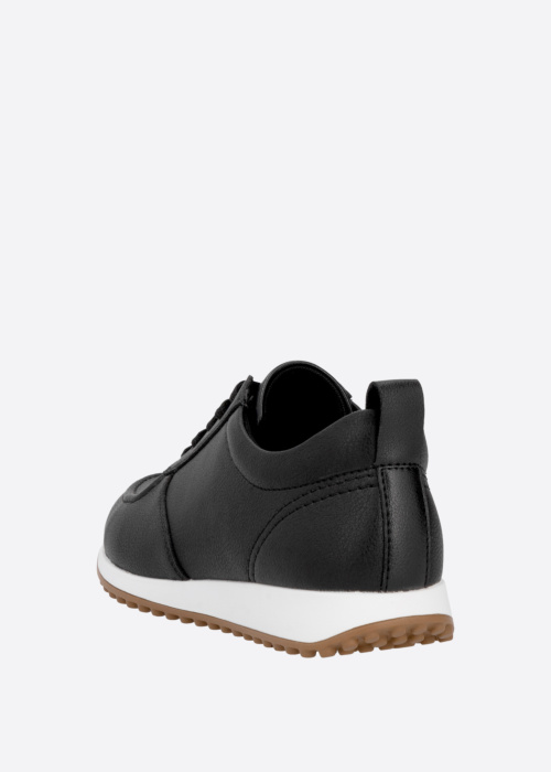 Remonte laisvalaikio bateliai