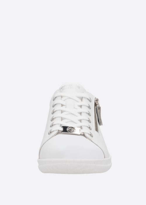 Remonte laisvalaikio bateliai