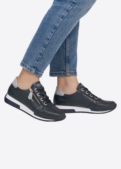 Remonte laisvalaikio bateliai