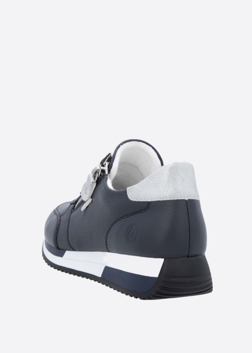 Remonte laisvalaikio bateliai