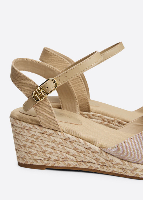 Tommy Hilfiger bateliai