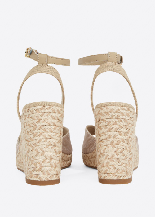 Tommy Hilfiger bateliai