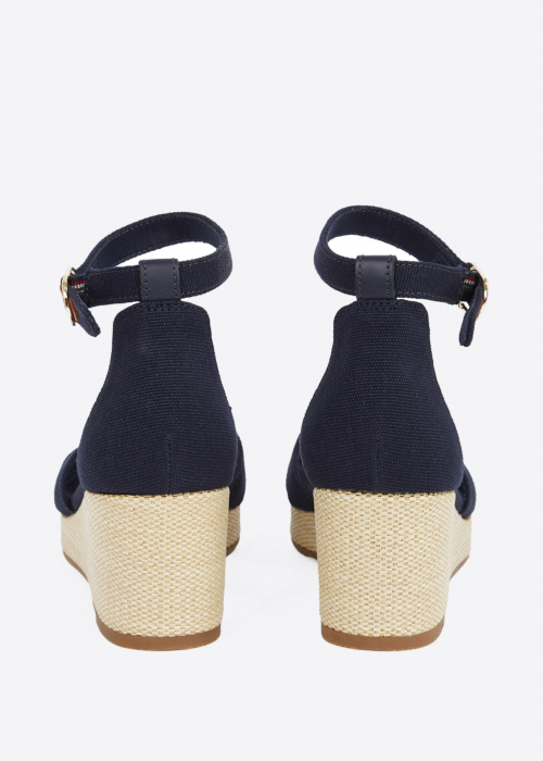 Tommy Hilfiger bateliai