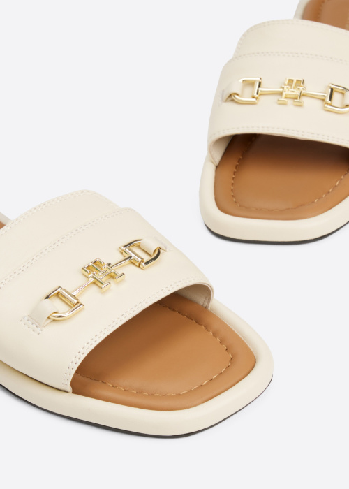 Tommy Hilfiger bateliai