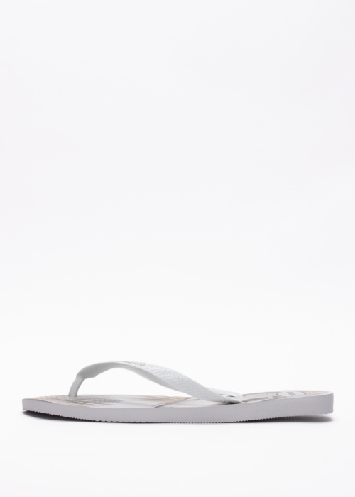 Havaianas šlepetės per pirštą