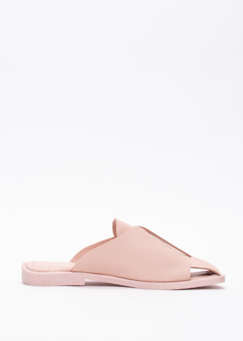 Molly Bessa bateliai