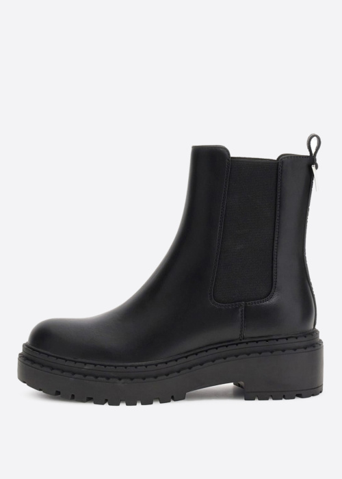 Guess aulinukai Leanna