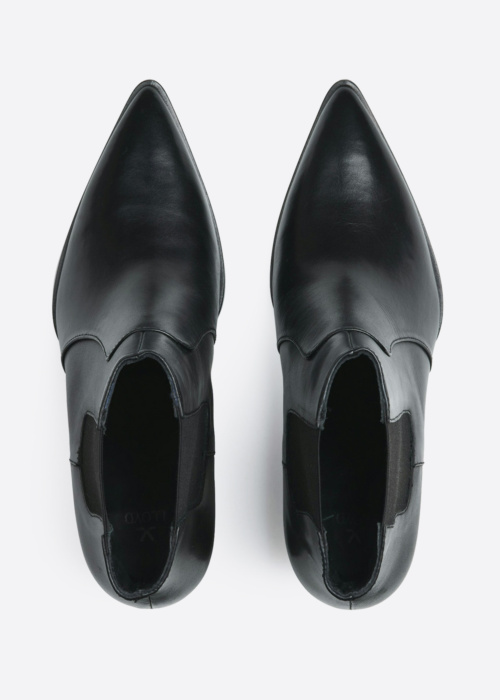 Lloyd aulinukai Amara 410