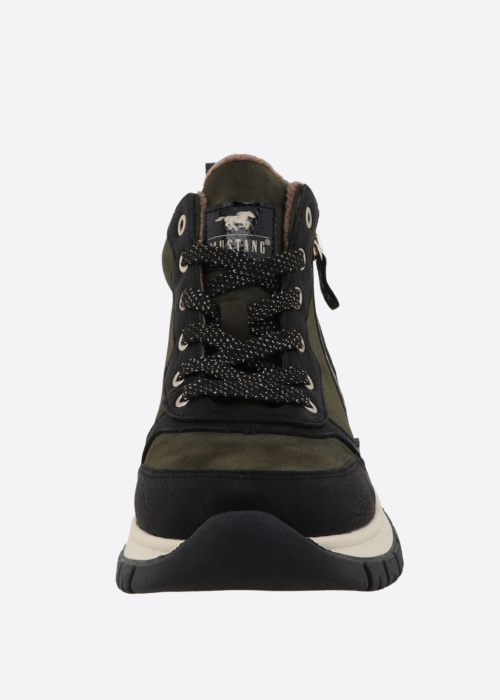 Mustang aulinukai Raissa