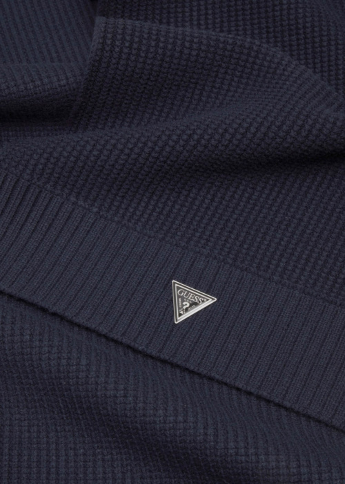 Guess           žieminė kepurė ir šalikas dovanų dėžutėje