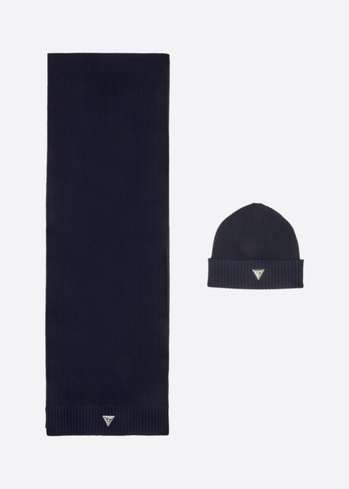 Guess           žieminė kepurė ir šalikas dovanų dėžutėje