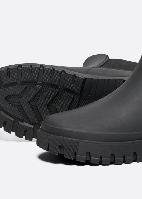 Only guminiai batai Ula