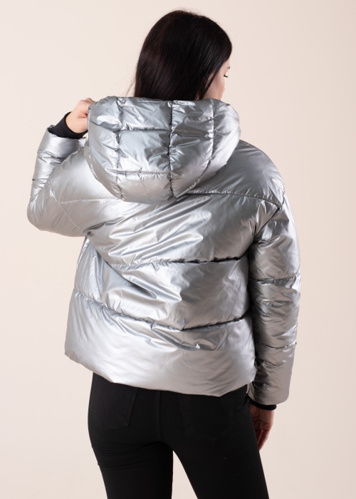 Noisy May striukė Maxima 