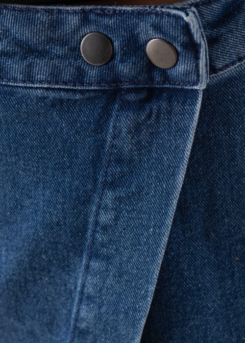 Noisy May sijonas April