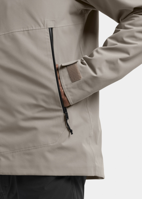 Didriksons pavasario-rudens striukė Biak