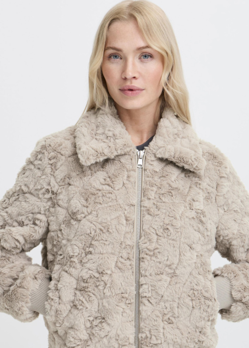 b.young pavasario-rudens striuke Anikea