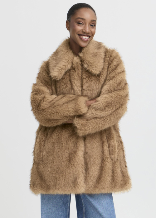 b.young kailis Akaja