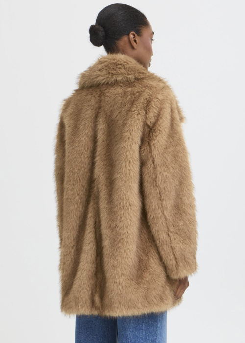 b.young kailis Akaja