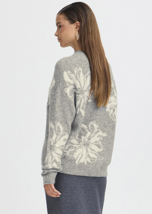 b.young megztinis Omea