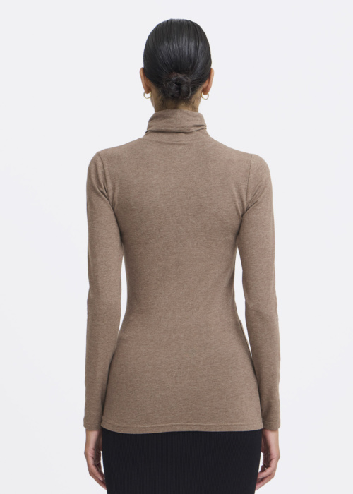 b.young palaidinė Pamila