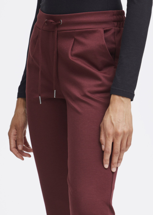 b.young kelnės Rizetta