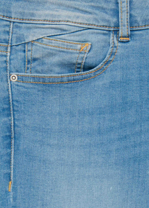 b.young džinsai Luni