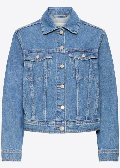 b.young striukė Kerina