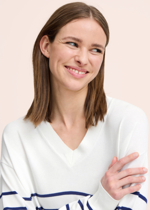 b.young megztinis Mmorla