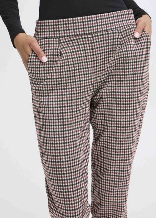 b.young kelnės Rowan