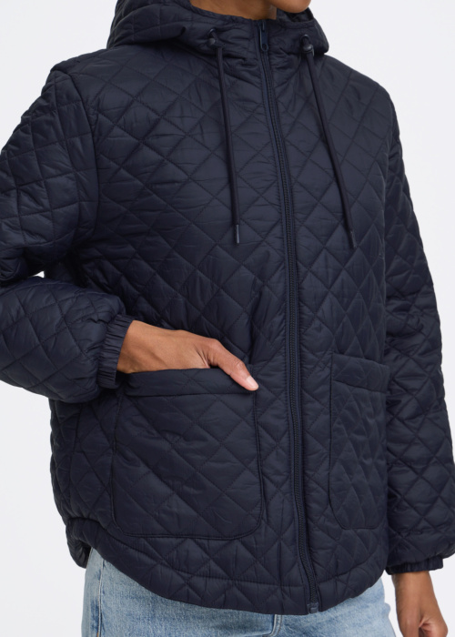 b.young pavasario-rudens striukė Berta