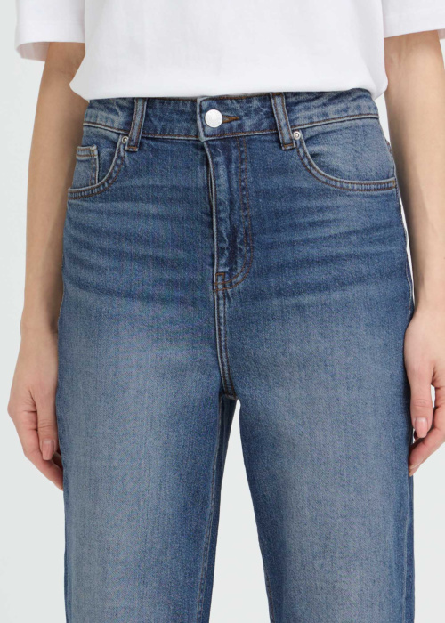 b.young džinsai Lovita