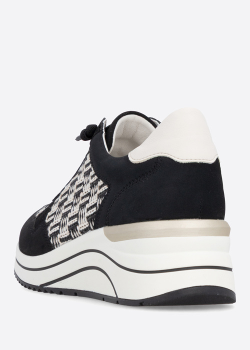 Remonte laisvalaikio bateliai