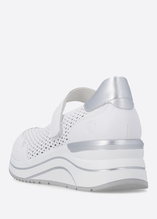 Remonte laisvalaikio bateliai