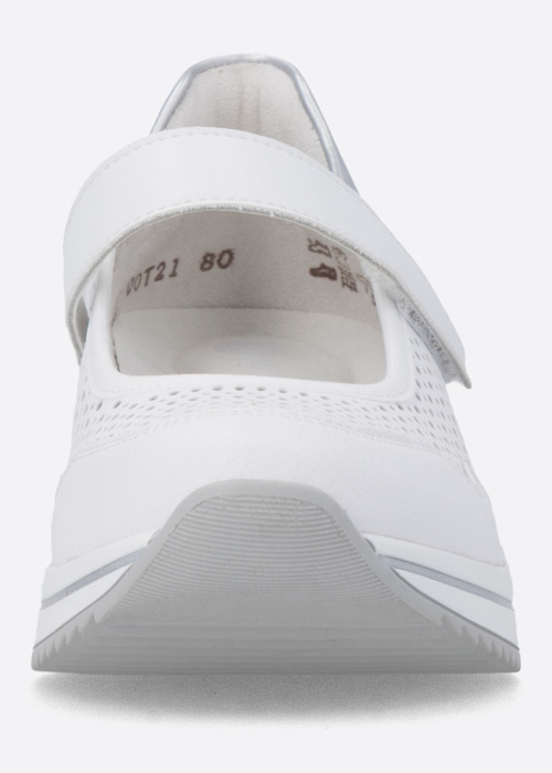 Remonte laisvalaikio bateliai