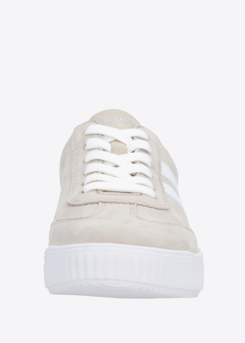 Remonte laisvalaikio bateliai