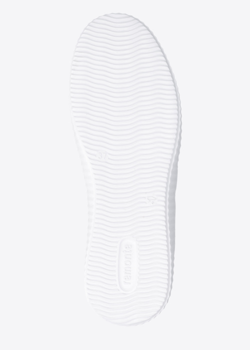 Remonte laisvalaikio bateliai