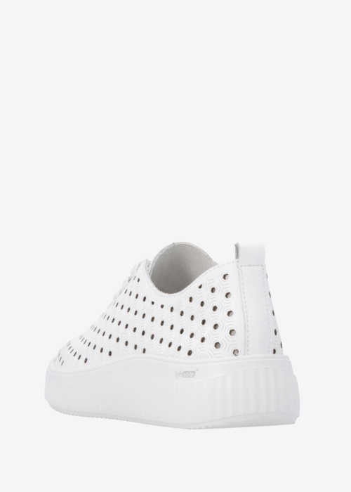 Remonte laisvalaikio bateliai