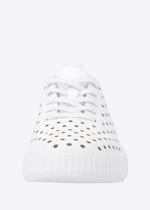 Remonte laisvalaikio bateliai