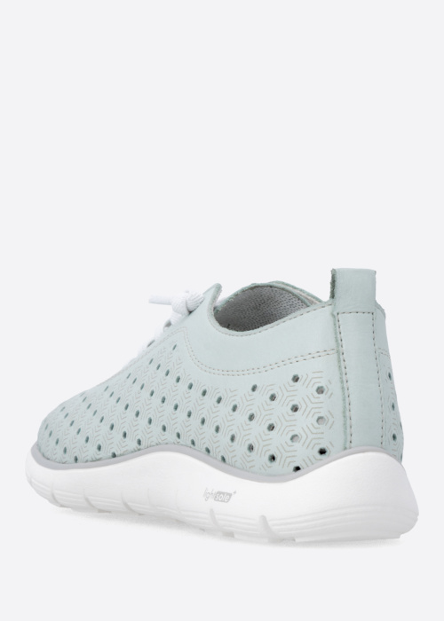 Remonte laisvalaikio bateliai