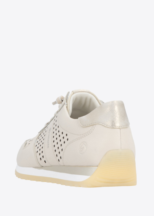 Remonte laisvalaikio bateliai