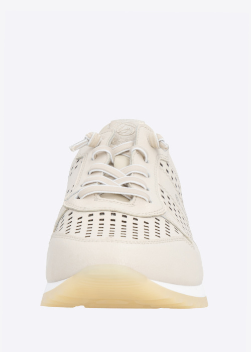 Remonte laisvalaikio bateliai