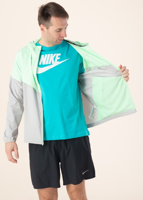 Nike bėgimo striukė