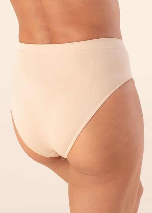 Gatta kelnaitės dėžutėje