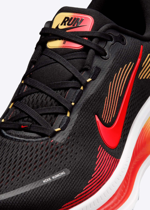 Nike bėgimo bateliai Vomero 18