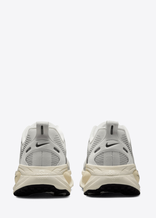 Nike bėgimo bateliai Vomero 18