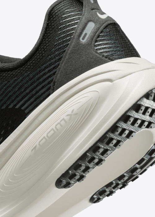 Nike bėgimo bateliai Vomero 18