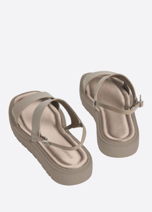 Calvin Klein bateliai