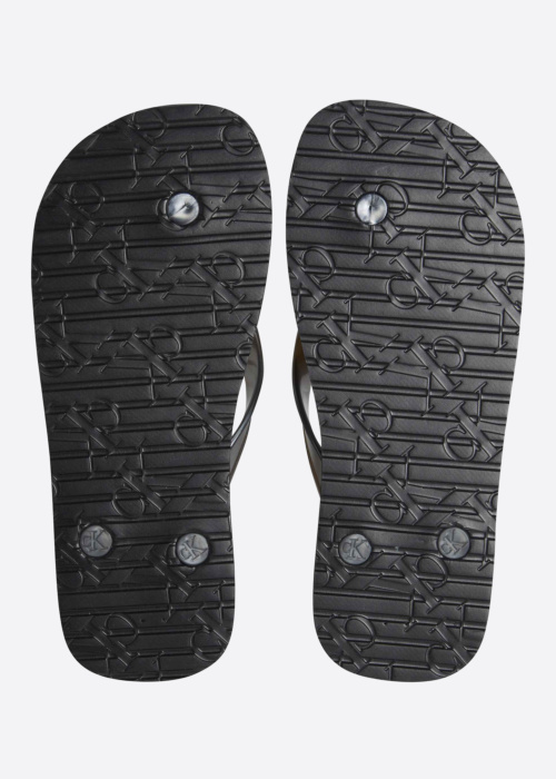 Calvin Klein šlepetės per pirštą