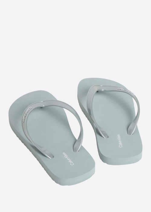 Calvin Klein šlepetės per pirštą