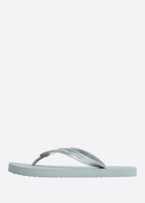 Calvin Klein šlepetės per pirštą